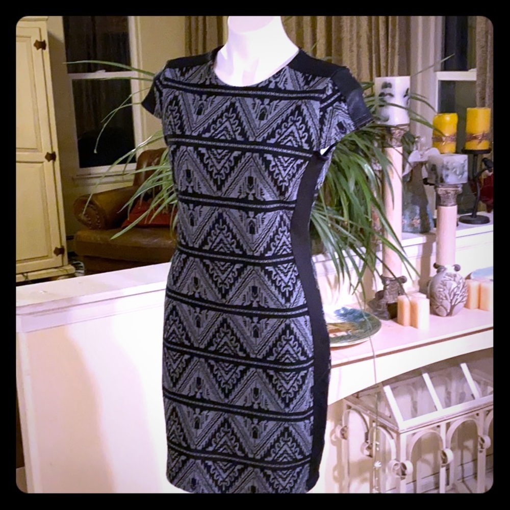 Karen Kane Black and Gray Patterned Dress